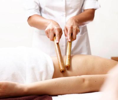 Bambus-Rückenmassage
